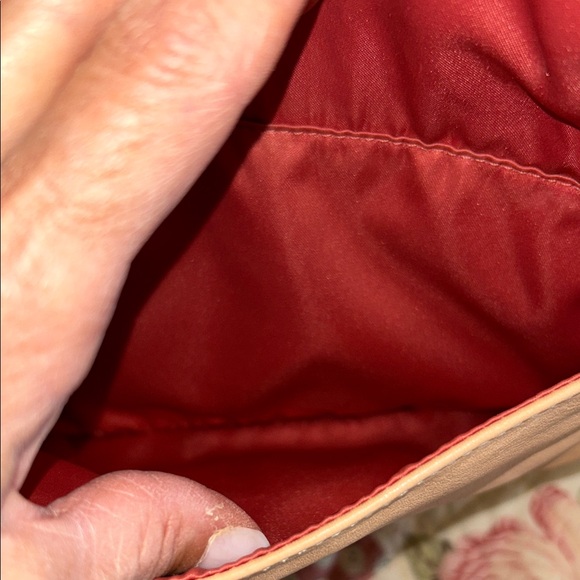 Coach Poppy Whipstich Beige Leather Shoulder Bag - Picture 8 of 16